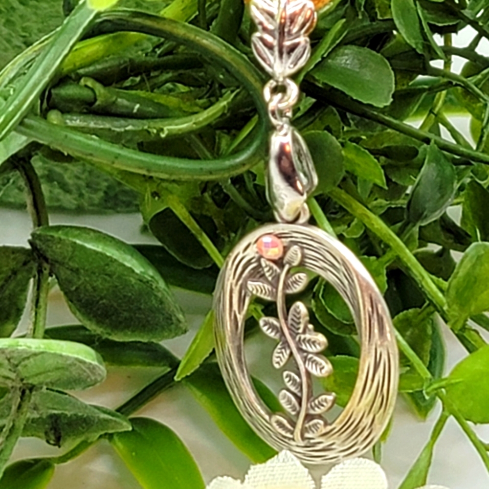 Necklace and earring set